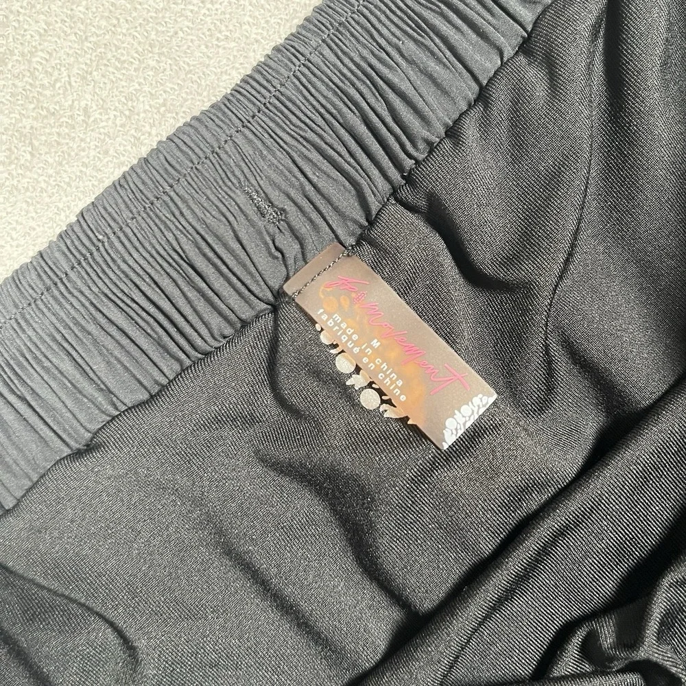 Free People‎ Movement Shirr Enough Shorts Women's M Pink/Black Drawstring Lined
